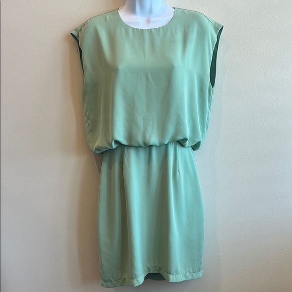 Elegant Mint Green Sleeveless Dress- large - Picture 1 of 7